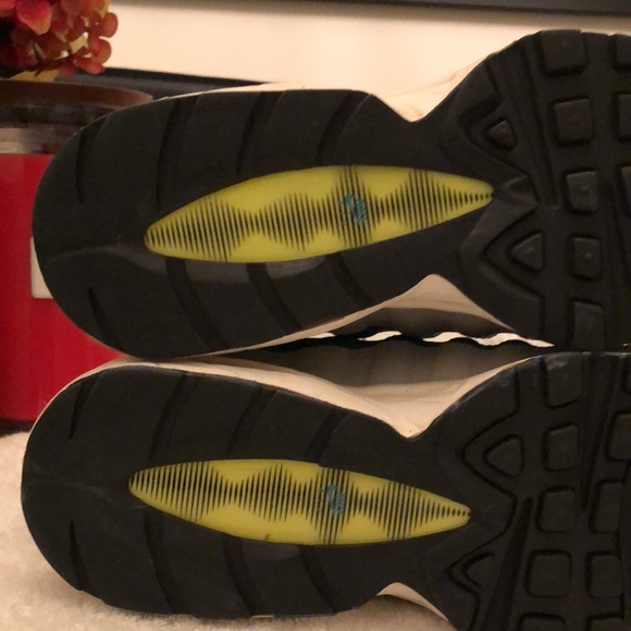 NIKE AIR MAX RUNNING SNEAKERS MENS-BOYS SIZE 5.5Y WOMENS SIZE 7.5 - Picture 16 of 16